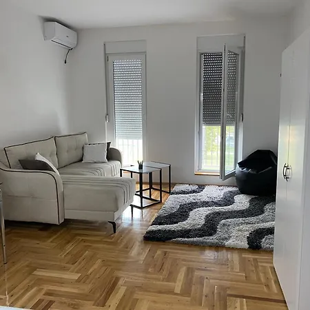 Apartment B&w Novi Sad